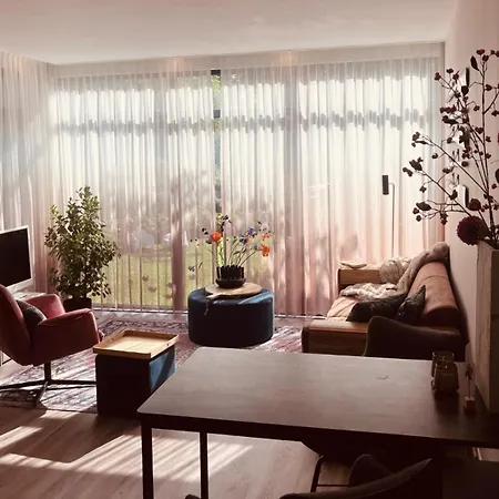 Suphuis, Aan Het Water, Lopend Apartment Zutphen